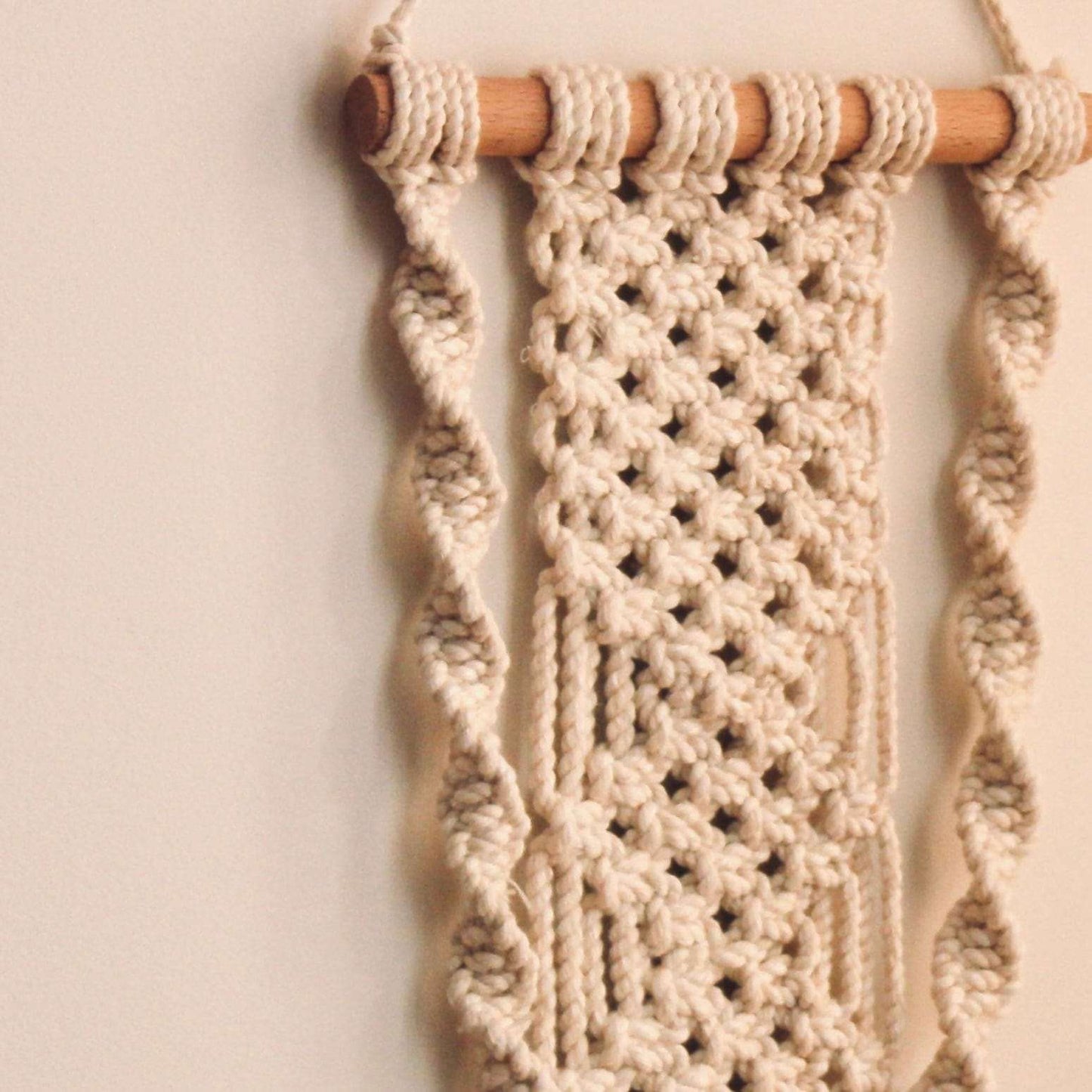Mini macrame