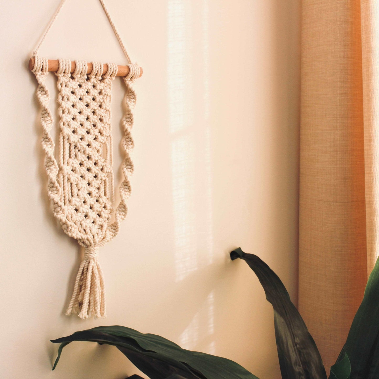Mini macrame